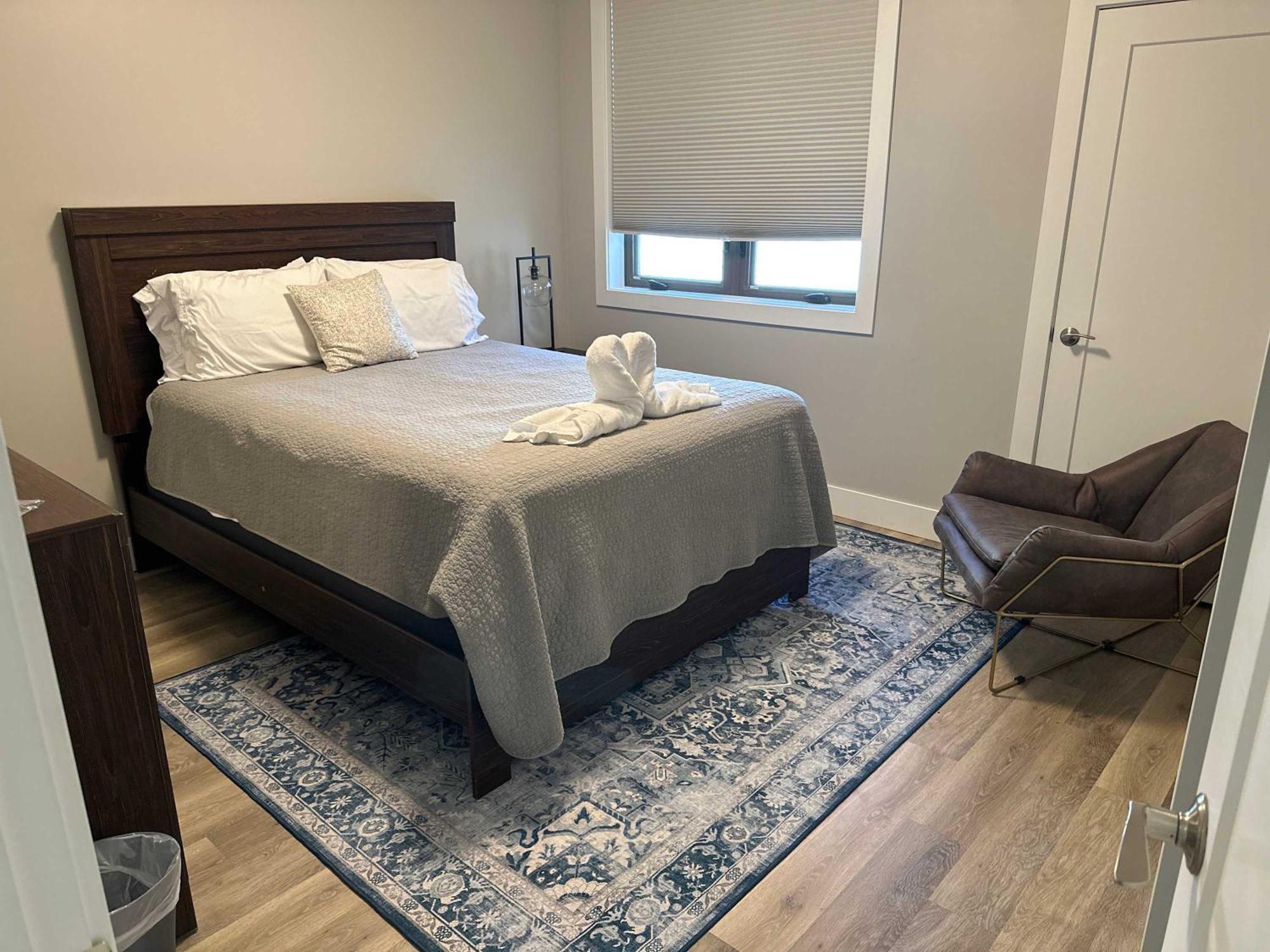 Trendy Downtown Condo-Walk To It All Capri 315 特拉弗斯城 外观 照片